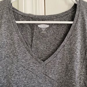 MATERNITY- exercise long sleeve top